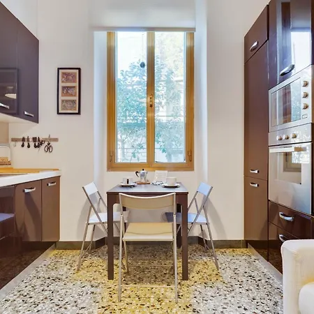 Accogliente A Dorsoduro Con Giardino! Апартаменты Венеция