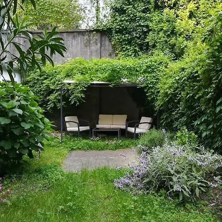 Guesthost - Accogliente A Dorsoduro Con Giardino! Apartman